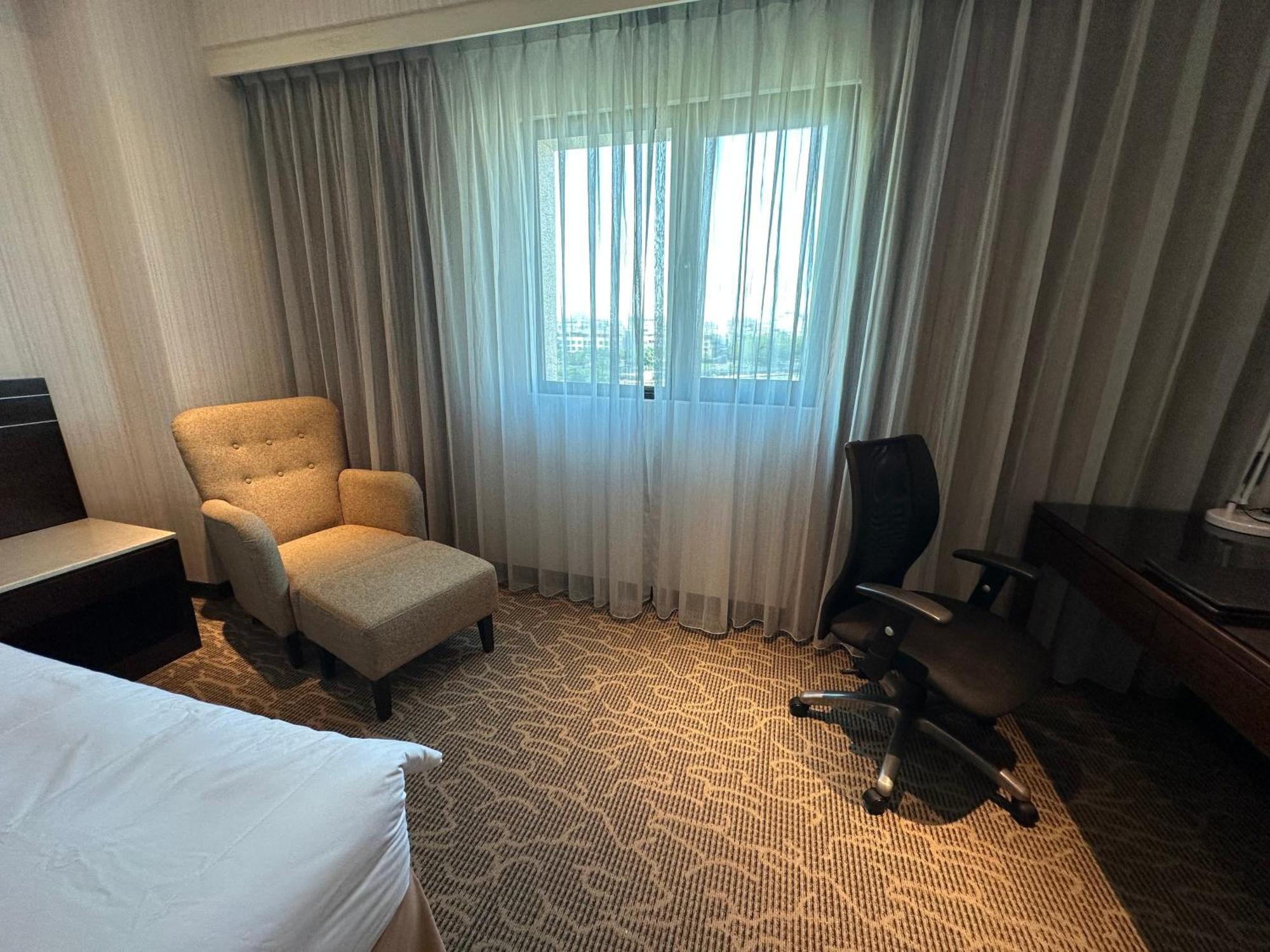 Young Soarlan Hotel - טאינאן מראה חיצוני תמונה