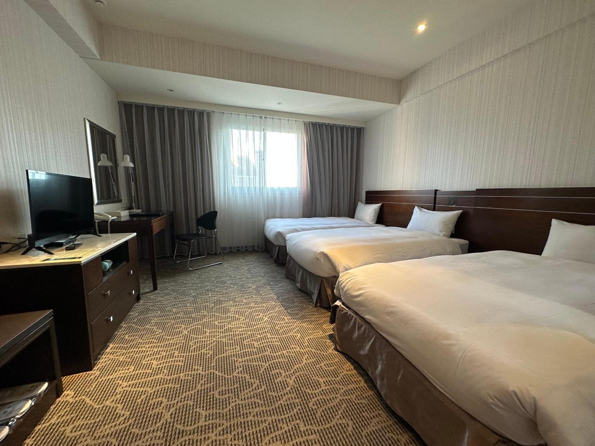 Young Soarlan Hotel - טאינאן מראה חיצוני תמונה